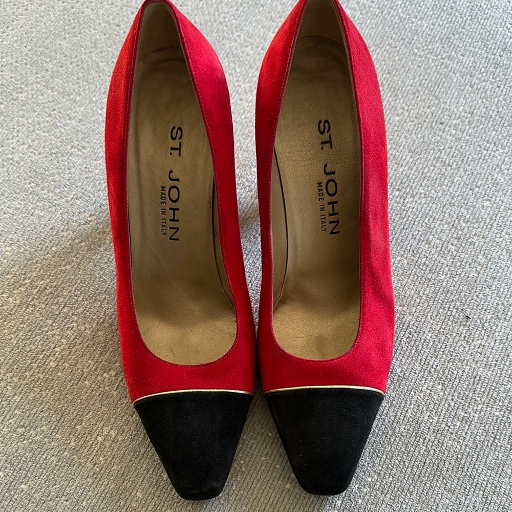 St. John Women's Red and Black Heels